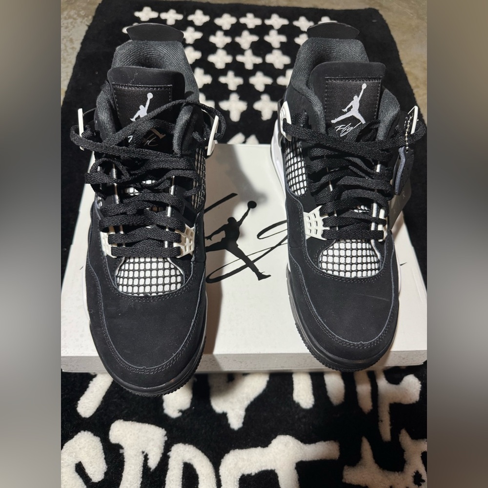 jordan 4 white thunders